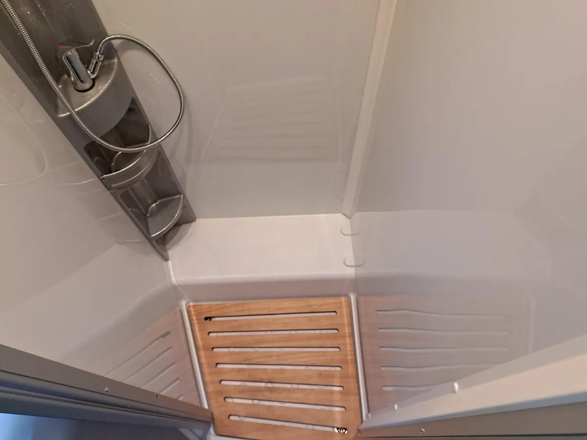 Dethleffs Just Camp Active T 7052 EB Chassis-, Assistenzpaket