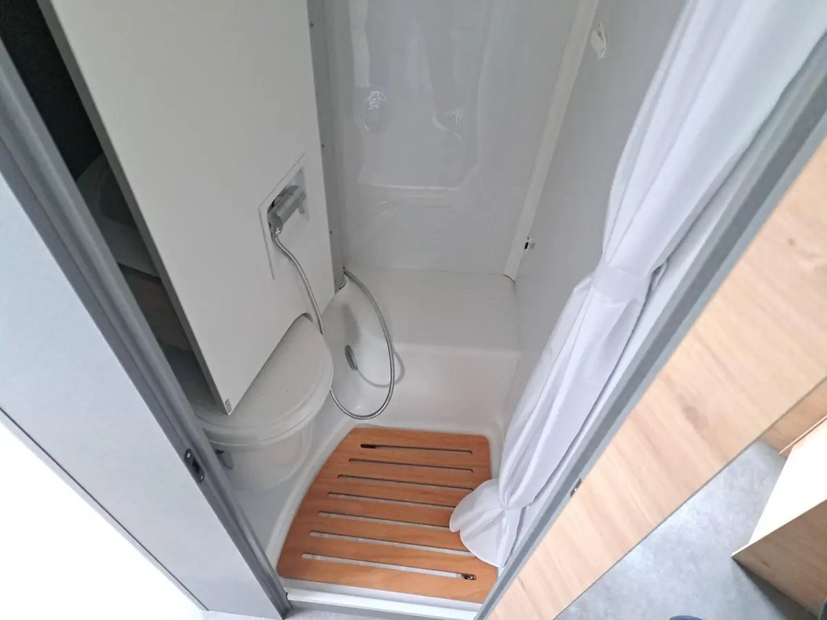 Dethleffs Just Camp Active T 6812 EB Automatik, Chassispaket