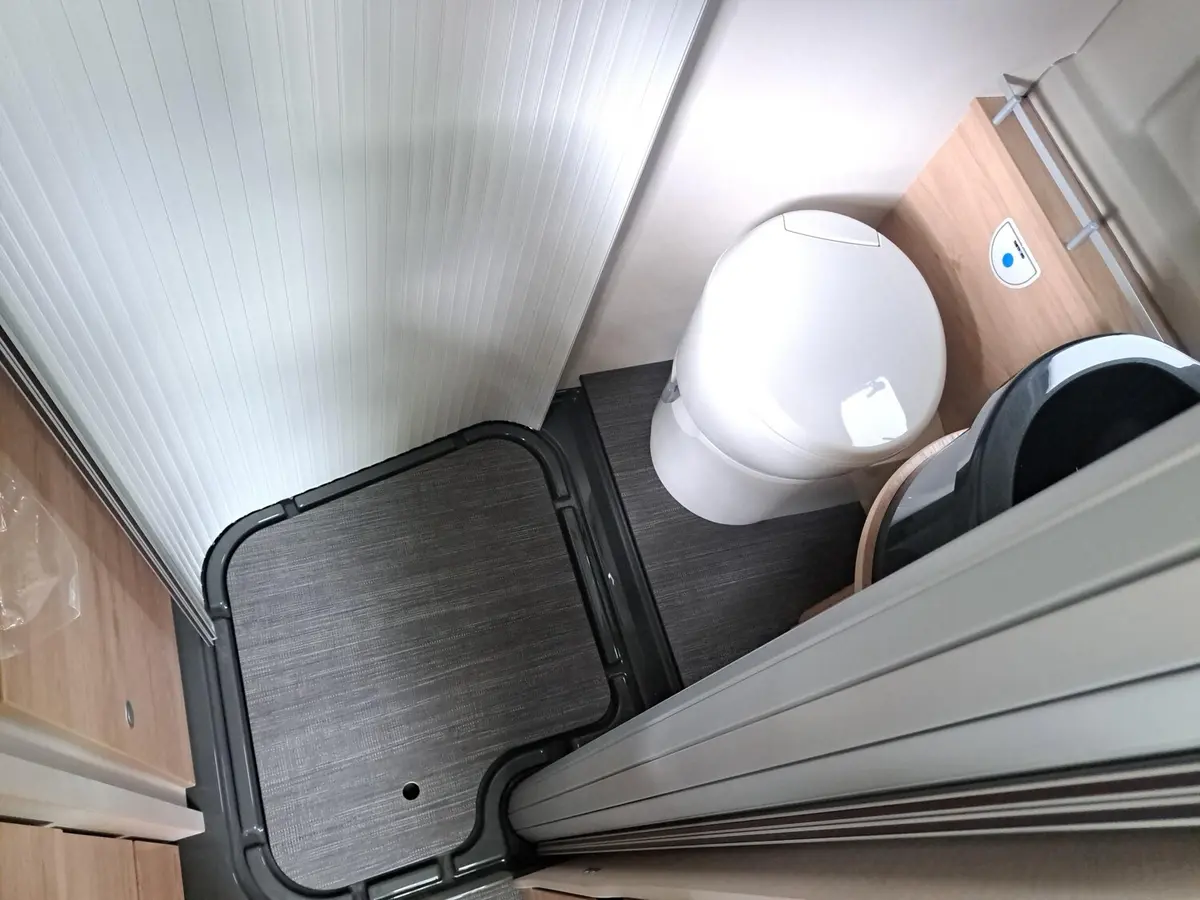 Dethleffs Globetrail 640 HR Fiat Chassis-, Komfort-, Elektropaket