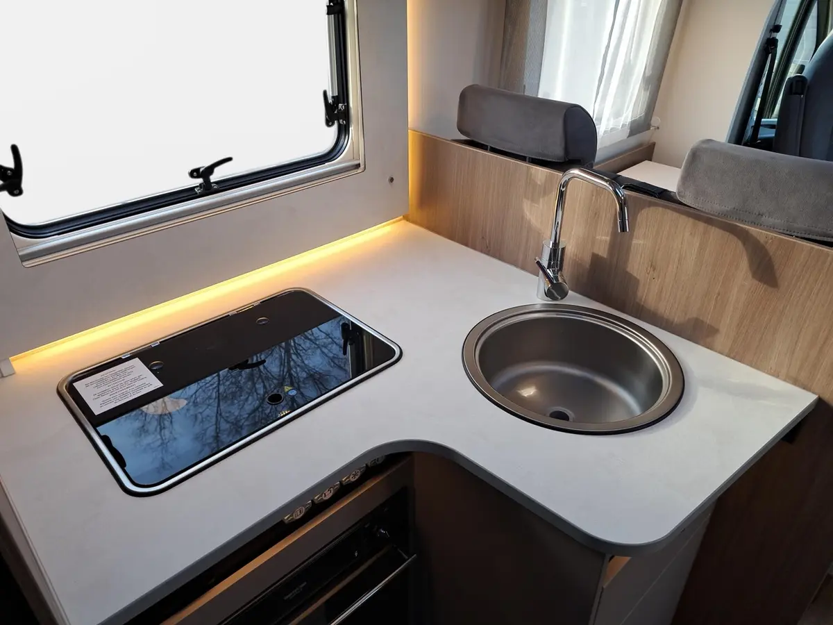 Carado T 448 Pro+ Automatik, Solar, TV, LTE, Backofen