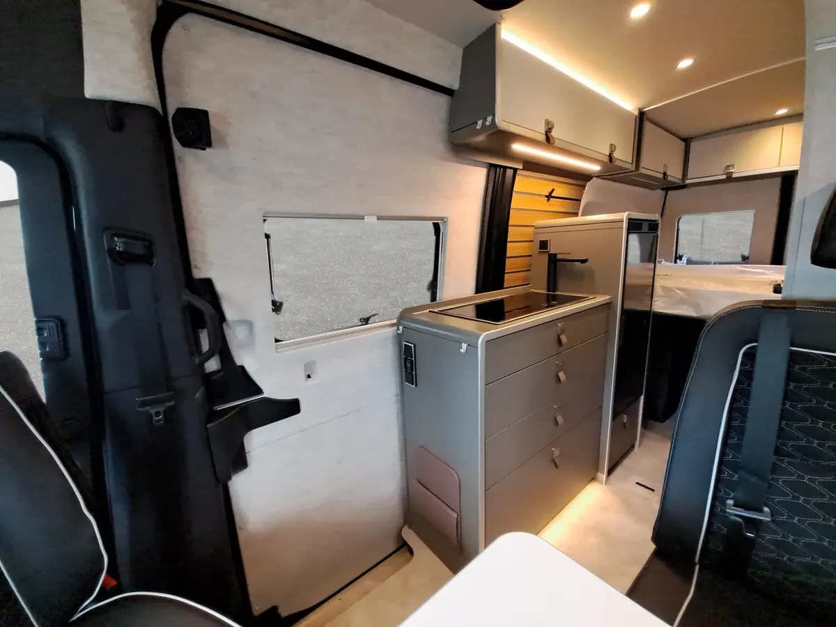 Hymer Grand Canyon S CrossOver 600 Aufstelldach, AHK
