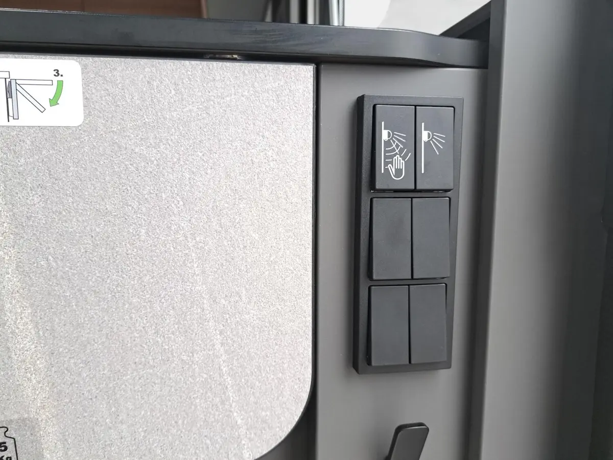 Hymer Eriba Novaline 470 Moving-Paket, Markise, Alus