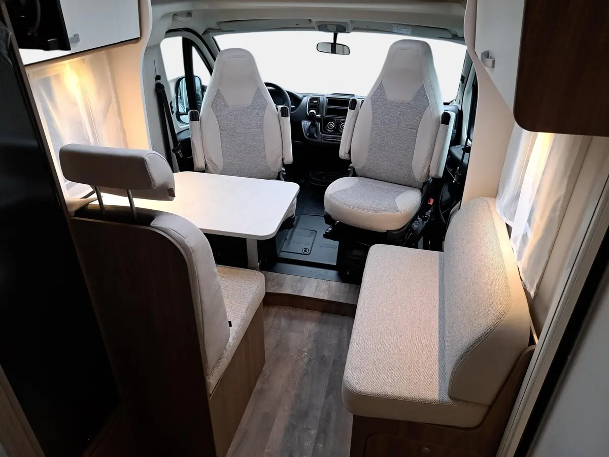 Carado V 347 Pro+ Automatik, Solar, LTE, TV