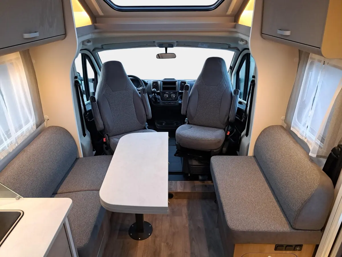 Carado T 457 Pro+ TV-Paket, Solar, LTE, 3. Bett