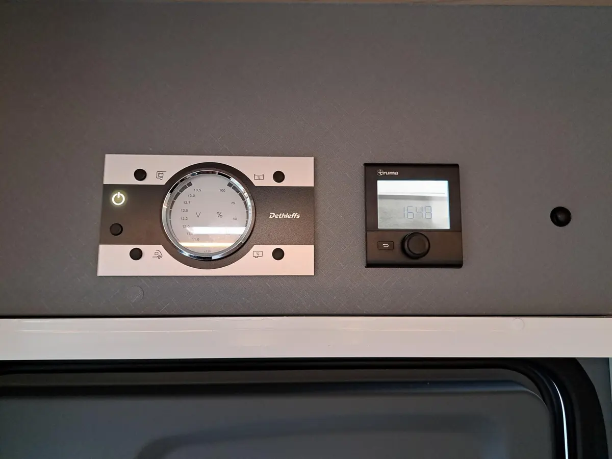 Dethleffs Just Camp Active T 7052 EB Chassis-, Assistenzpaket