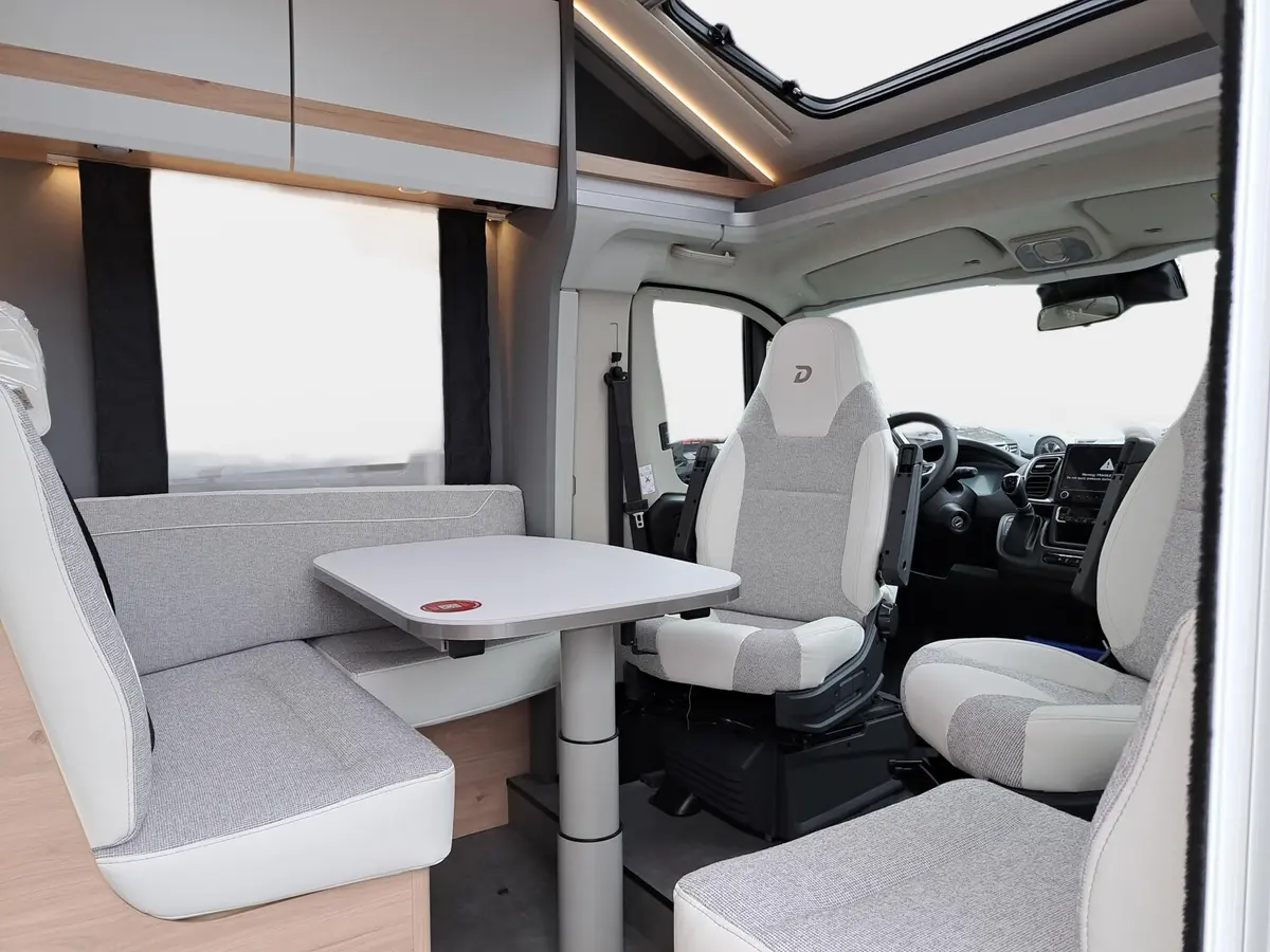 Dethleffs Just Camp Active T 7052 EB Chassis-, Assistenzpaket