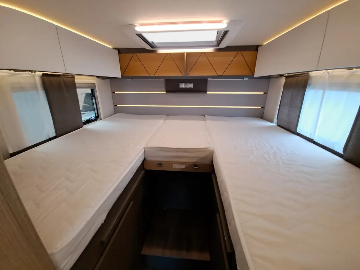 LMC Tourer Lift H 664 G TV, Sat, Solar, Markise