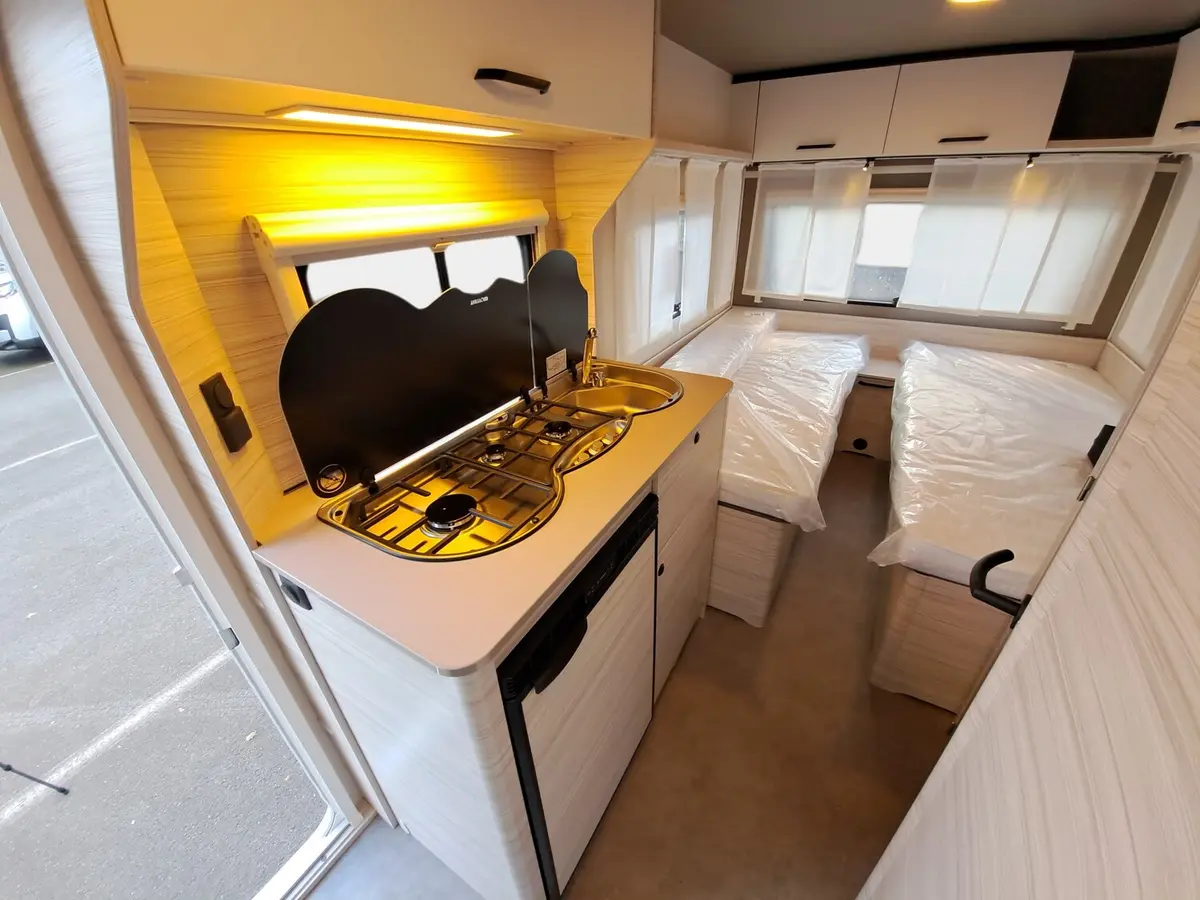 Dethleffs c-joy Active 460 LE 