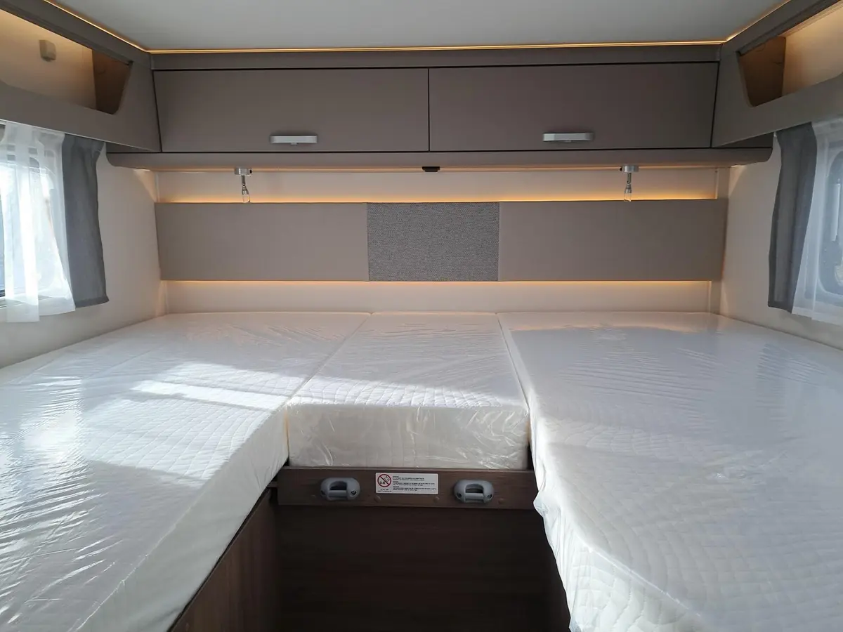 Carado T 448 Pro+ Automatik, Solar, 3. Bett