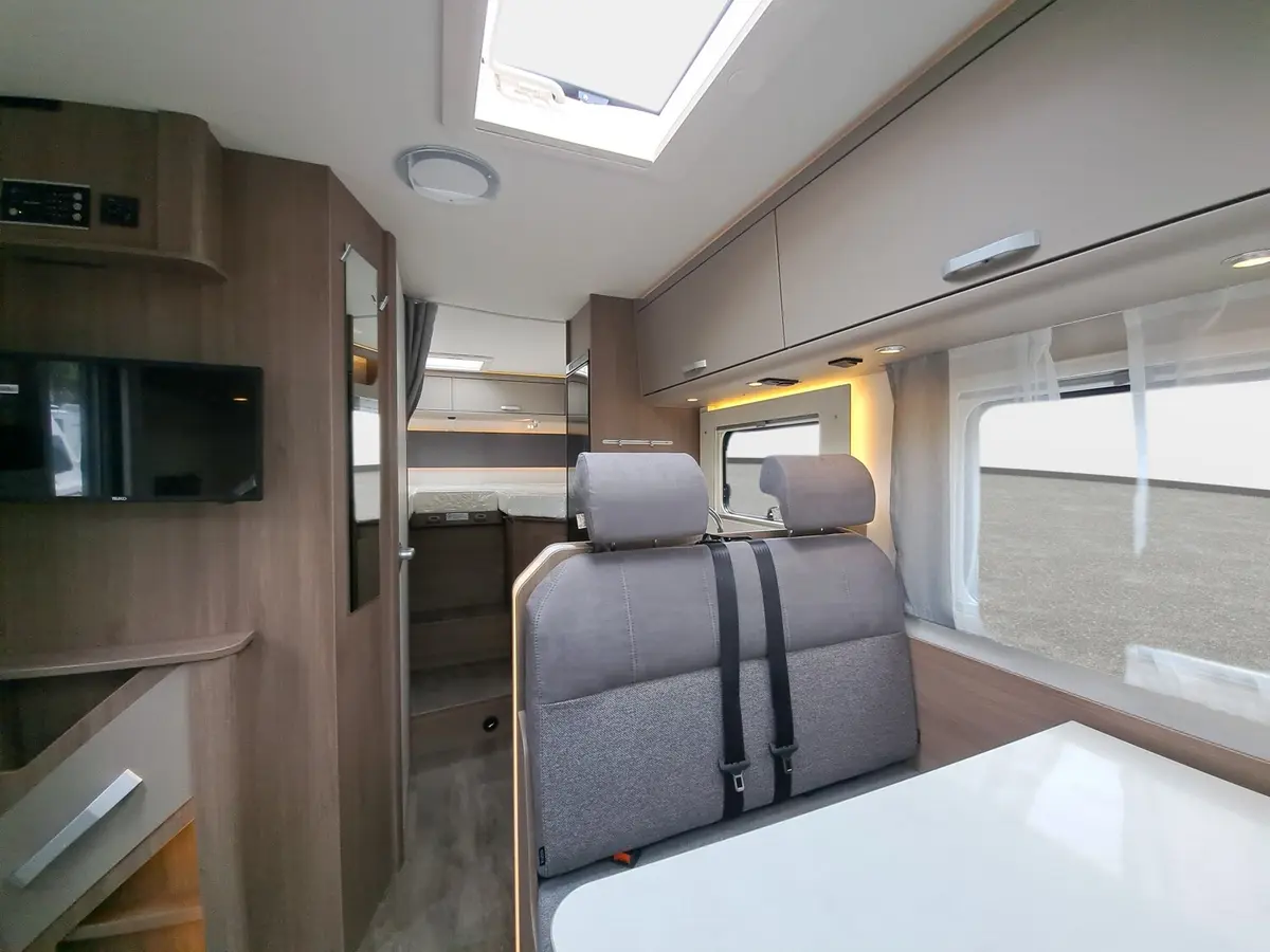 Carado T 328 Pro+ Automatik, Solar, LTE, TV