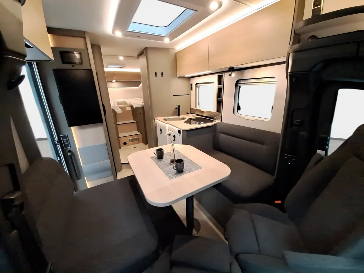 Hymer GT-S 685 Chassis-, Aufbau-, Winterpaket