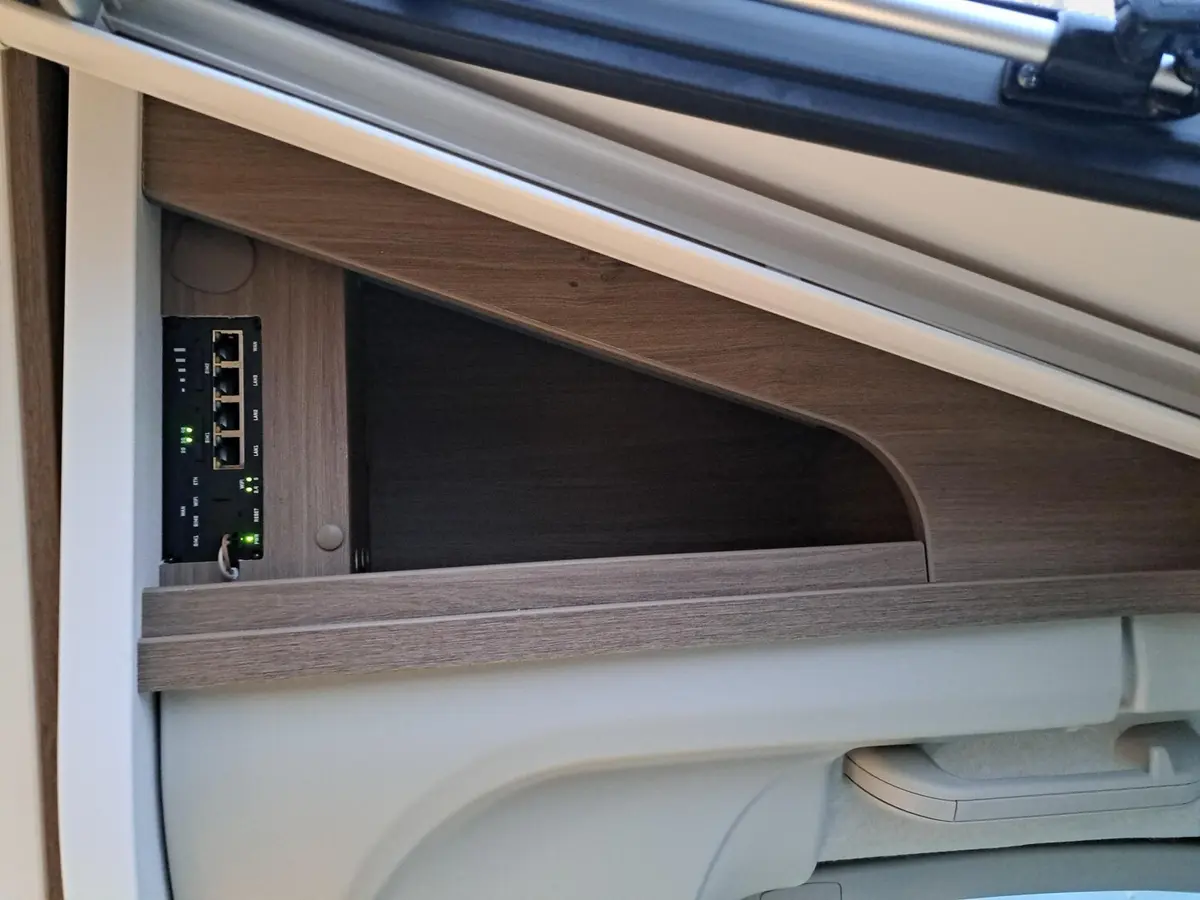 Carado V 347 Pro+ Automatik, Solar, LTE, TV