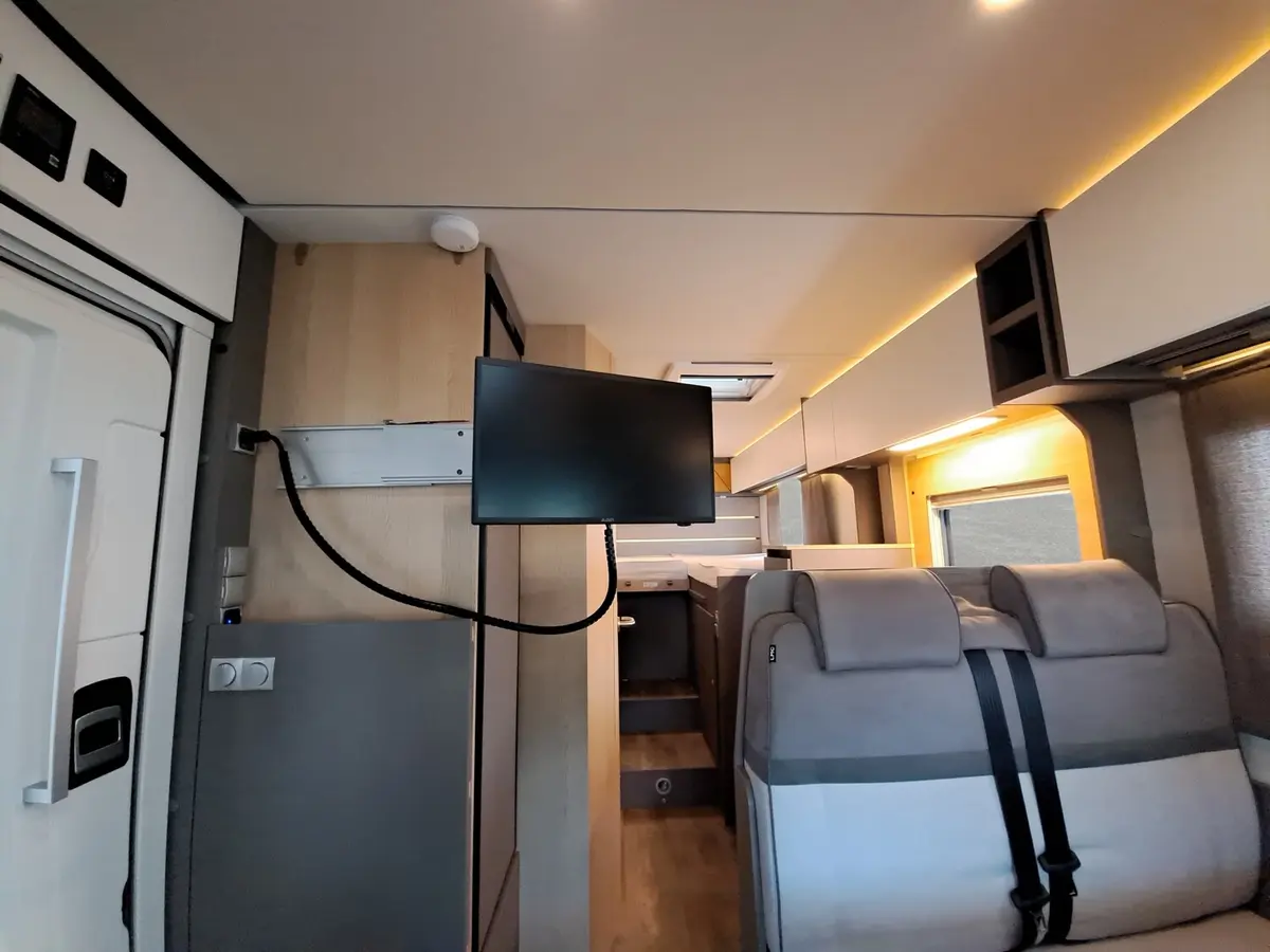 LMC Tourer Lift H 664 G TV, Sat, Solar, Markise