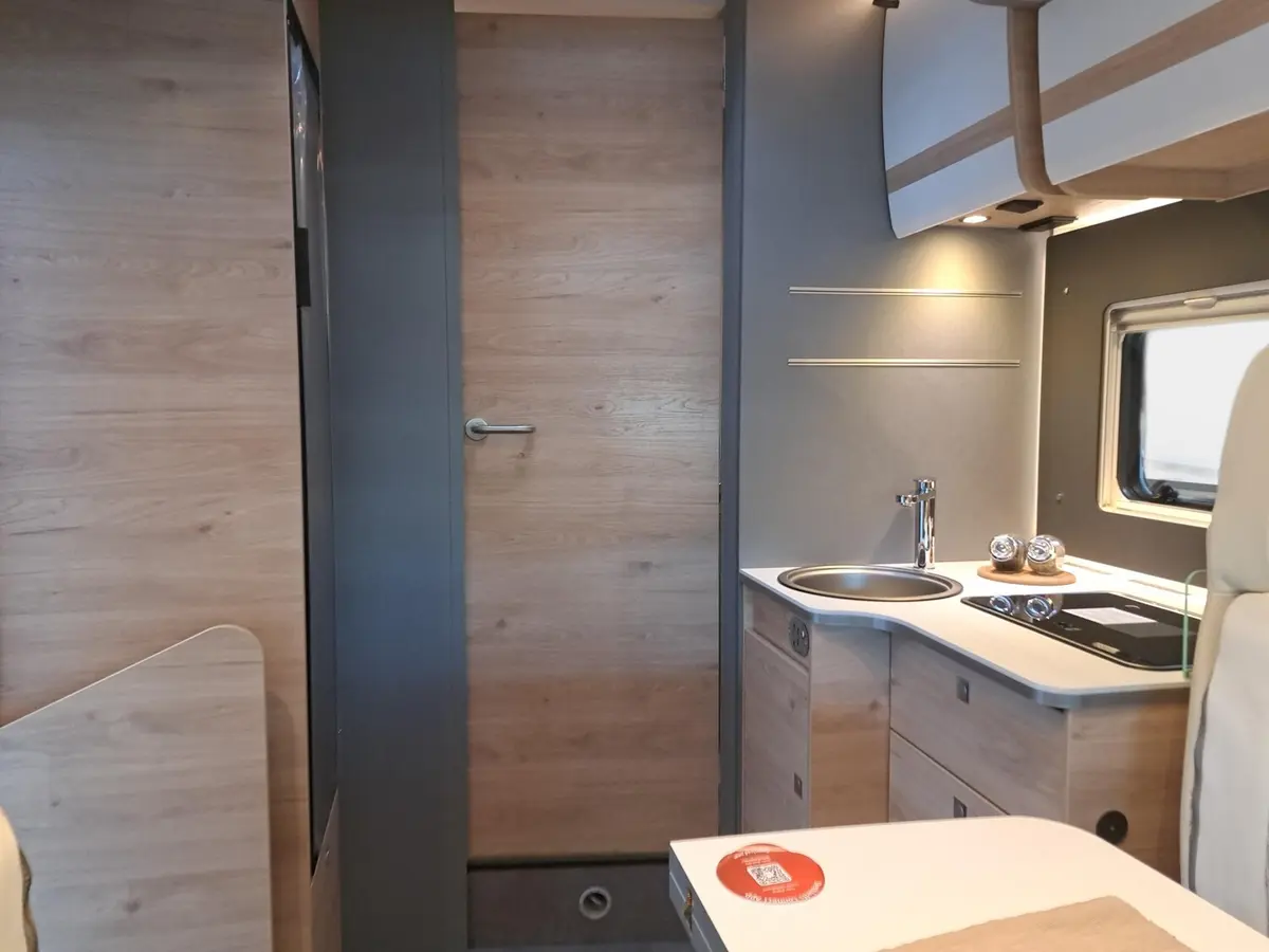 Dethleffs Just Camp Active T 7052 DBL Assistenzp., Hubbett