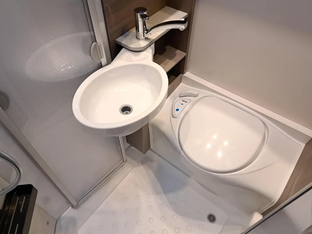 Carado T 135 Pro+ Automatik, Solar, LTE, TV