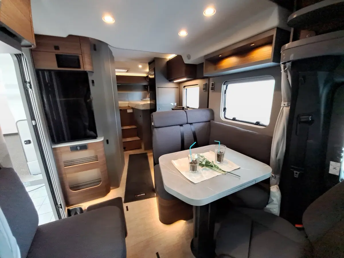 Hymer B-Klasse MC T 600 Premium-Line, Arktis, Hubbett