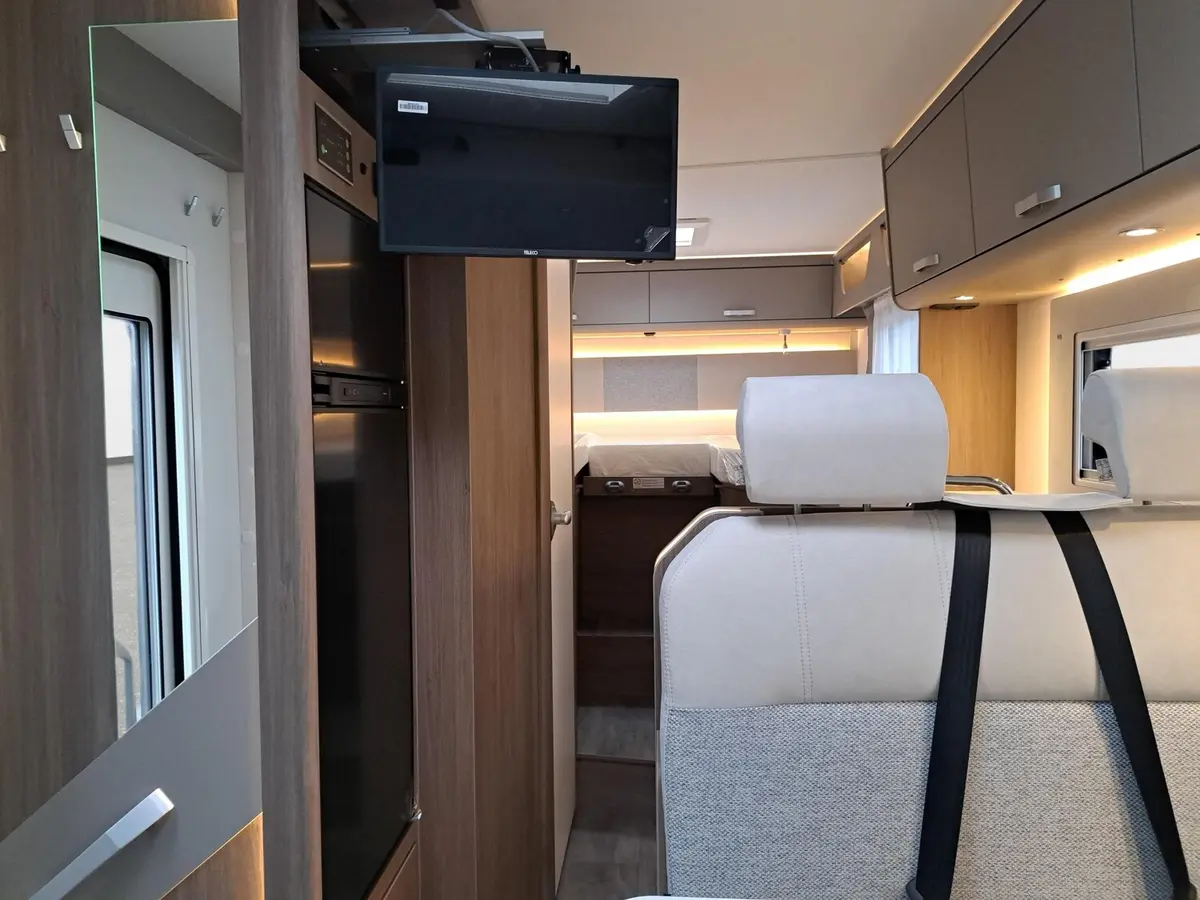 Carado I 338 Pro+ Solar, TV, Sat