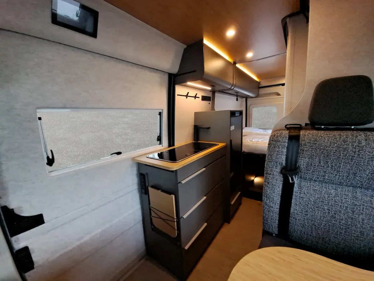 Hymer Redwood 600 Schlafdach, Fahrkomfortpaket, Autark