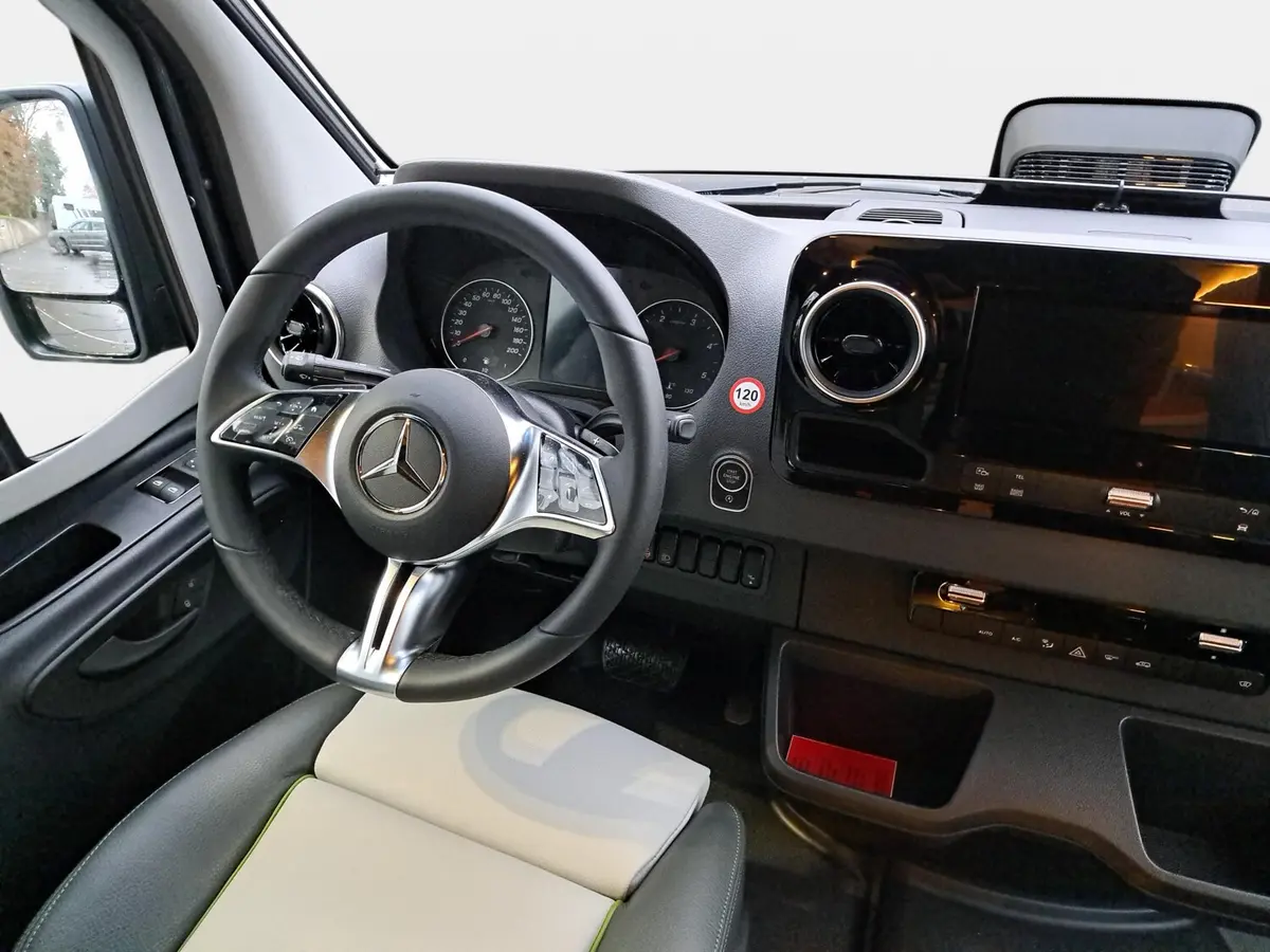 Hymer Grand Canyon S CrossOver 600 Schlafdach, Solar