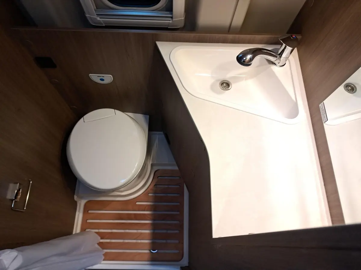 Carado pro CV 640 Automatik, Solar, Rahmenfenster