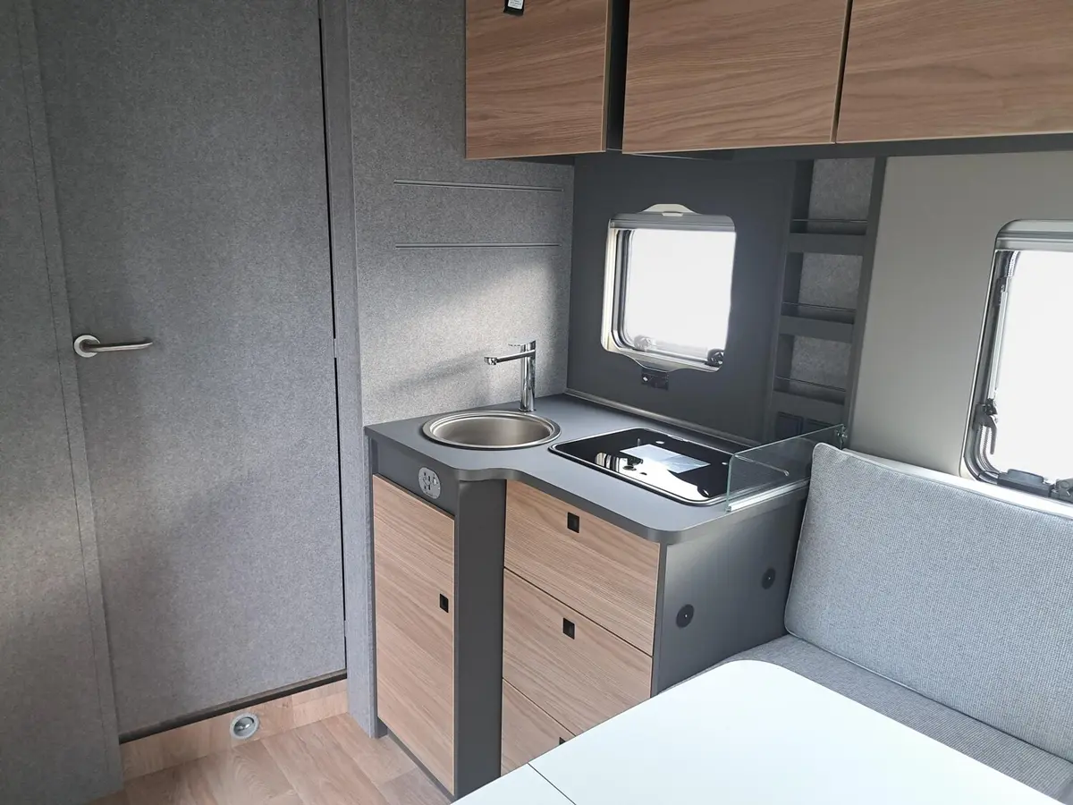 Dethleffs Trend T 7057 DBL Hubbett, div. Pakete