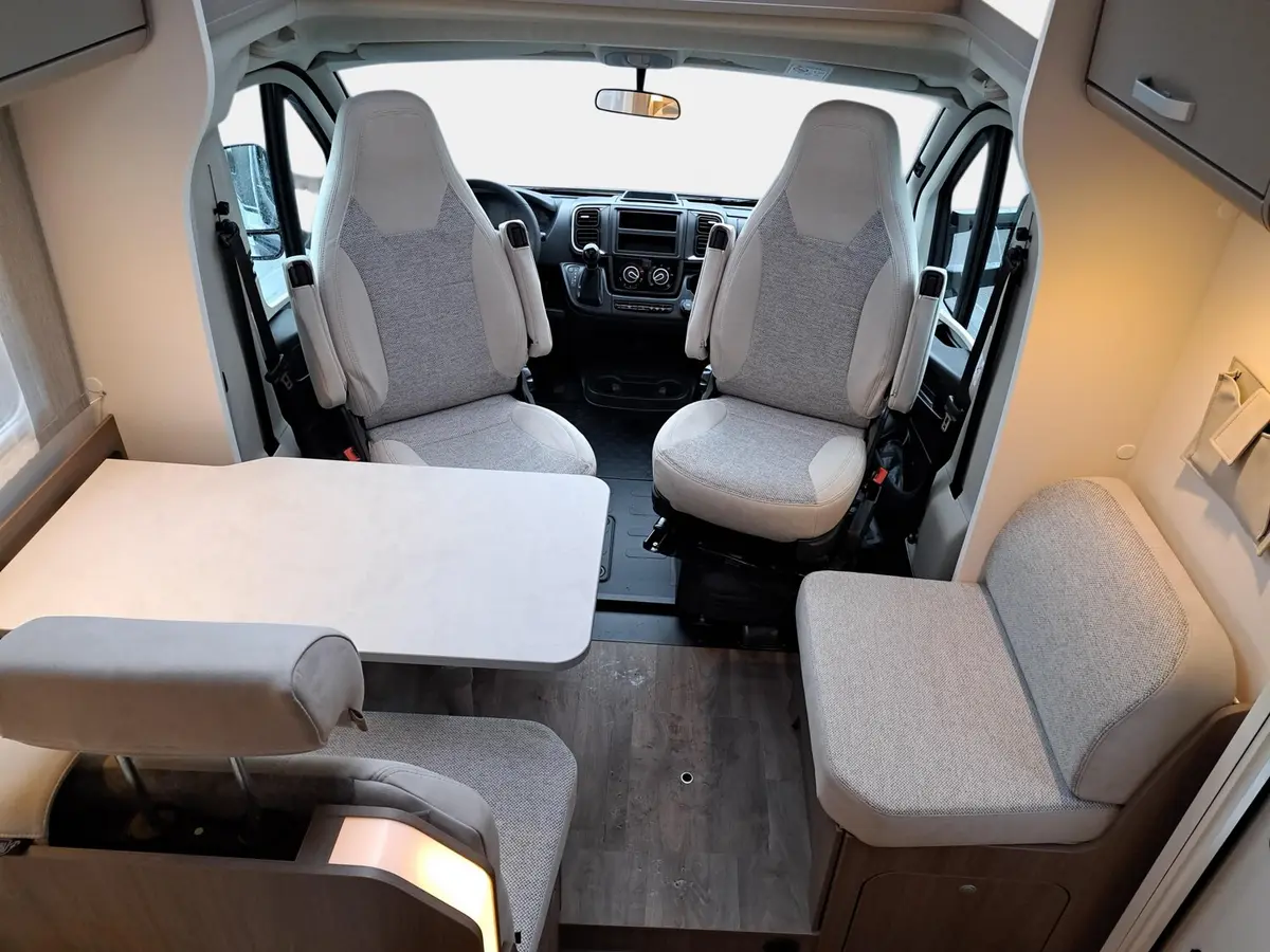 Carado T 328 Pro+ Automatik, Solar, LTE, TV