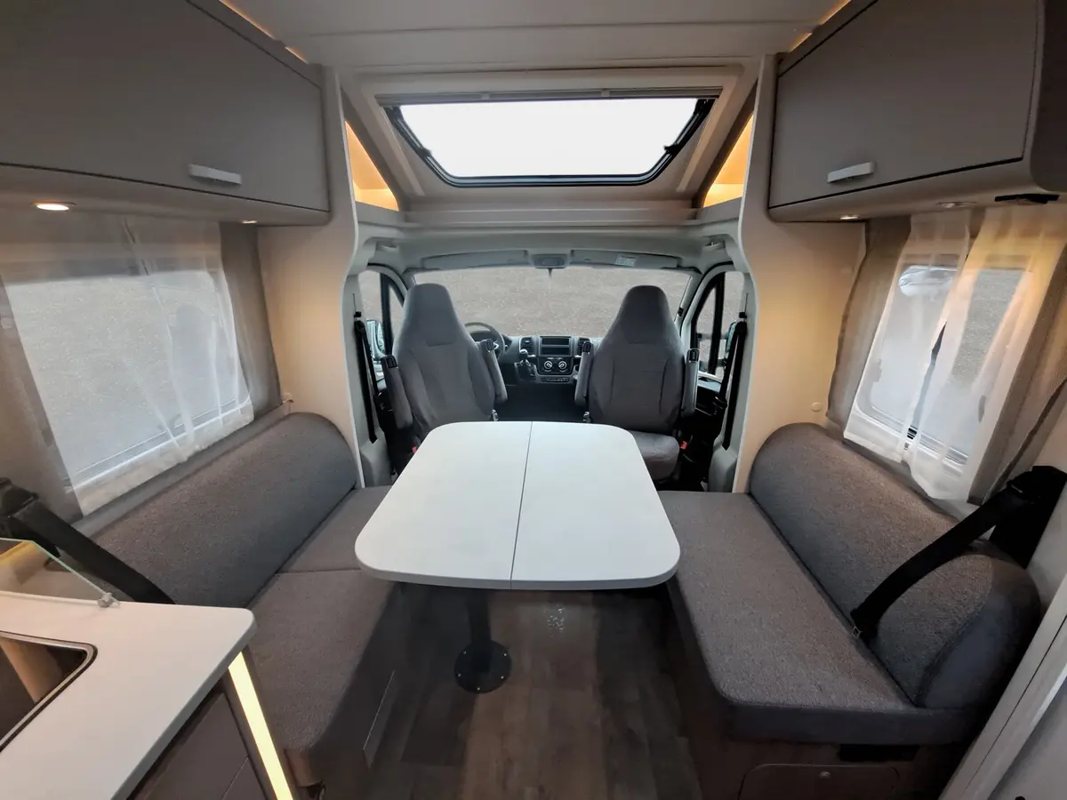 Carado T 459 Pro+ Solar, TV, LTE, 3. Bett