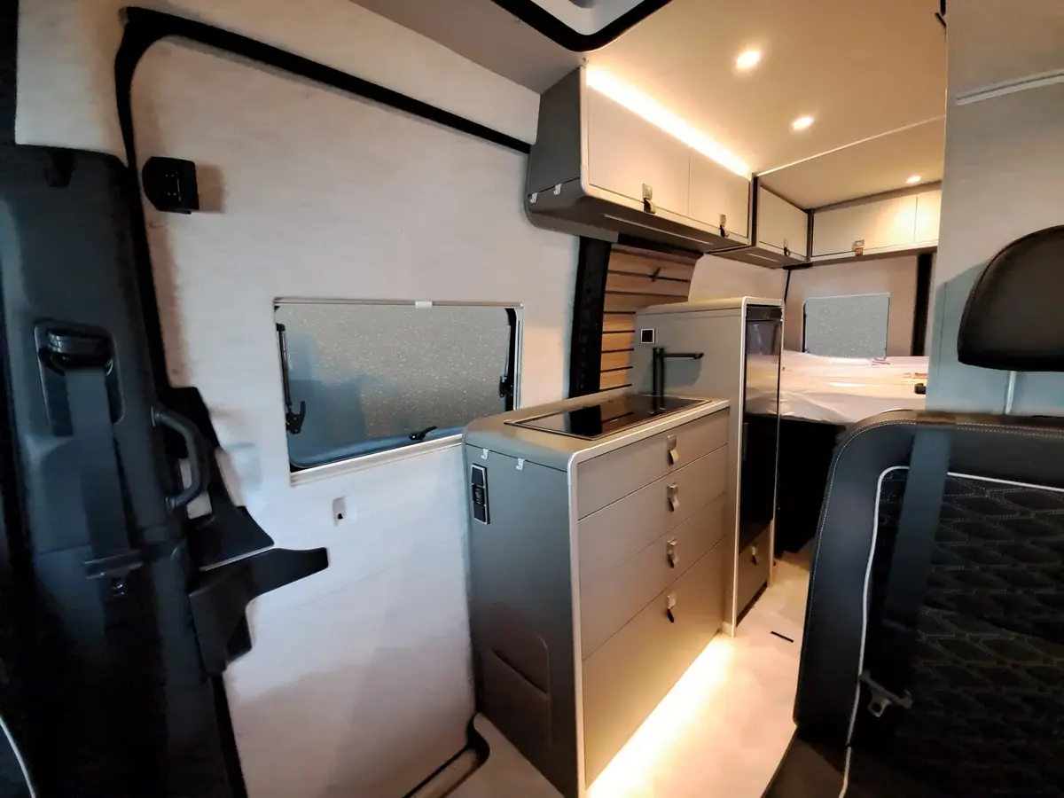 Hymer Grand Canyon S CrossOver 600 Aufstelldach, AHK