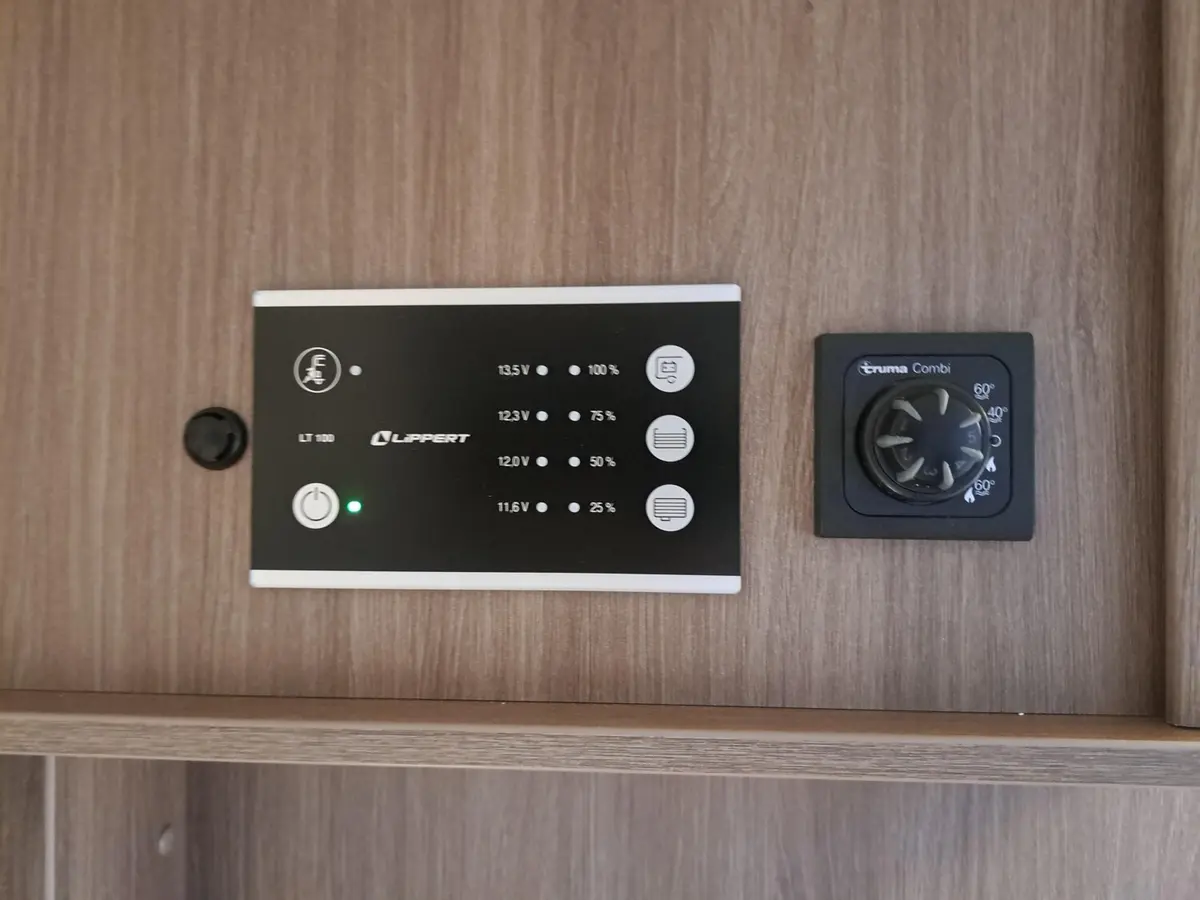 Carado T 328 Pro+ Automatik, Solar, LTE, TV