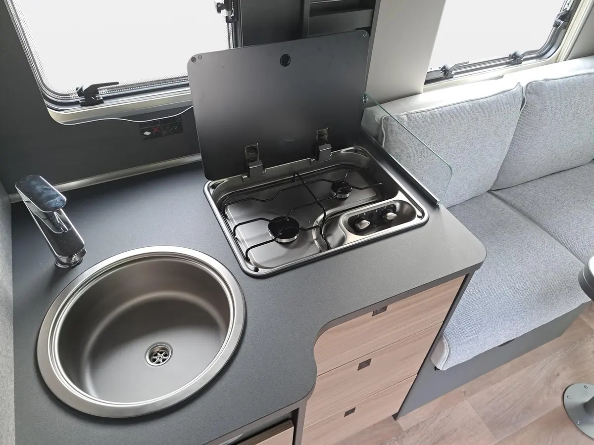 Dethleffs Trend T 7057 DBL Hubbett, div. Pakete