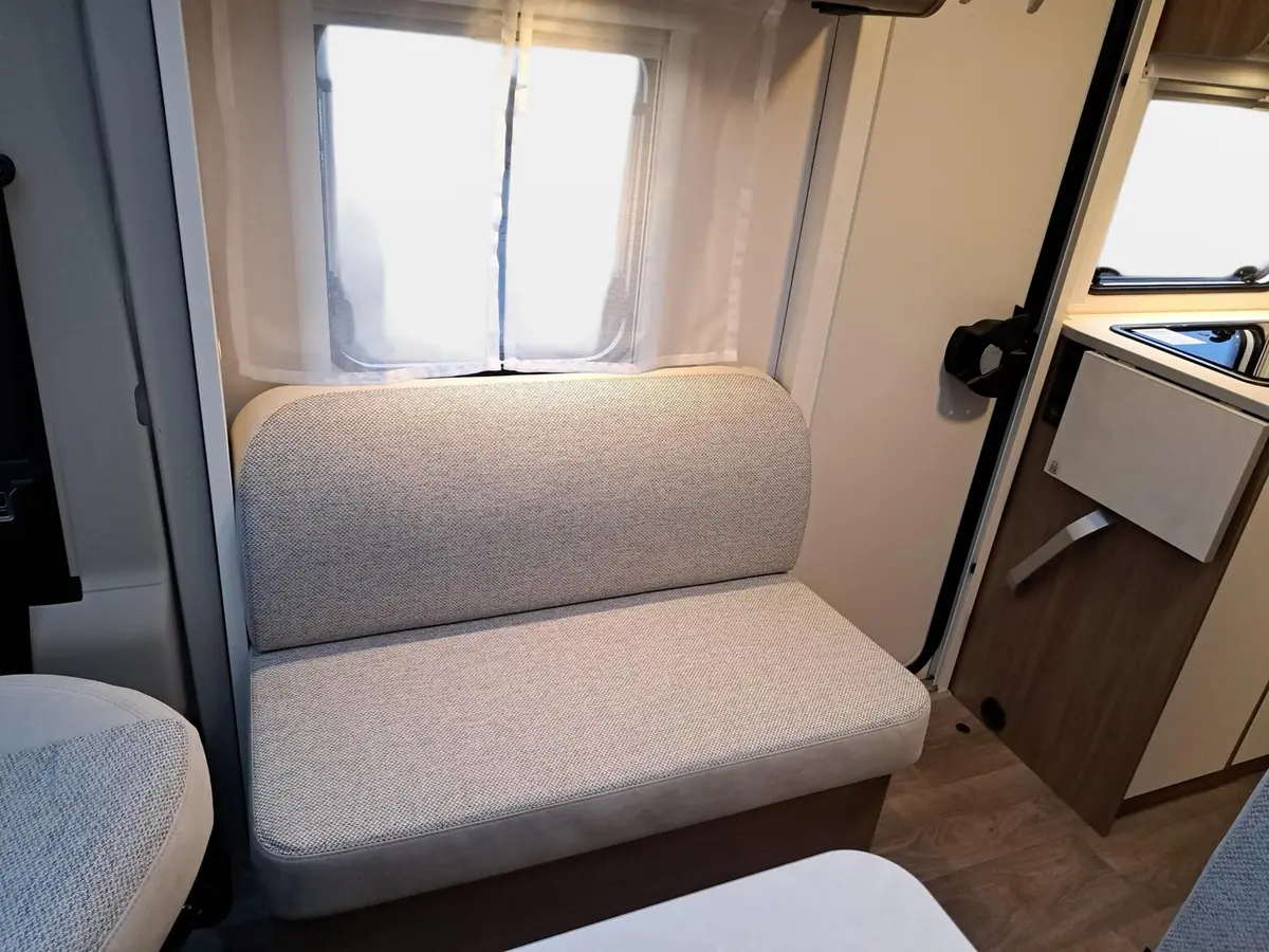 Carado V 347 Pro+ Automatik, Solar, LTE, TV