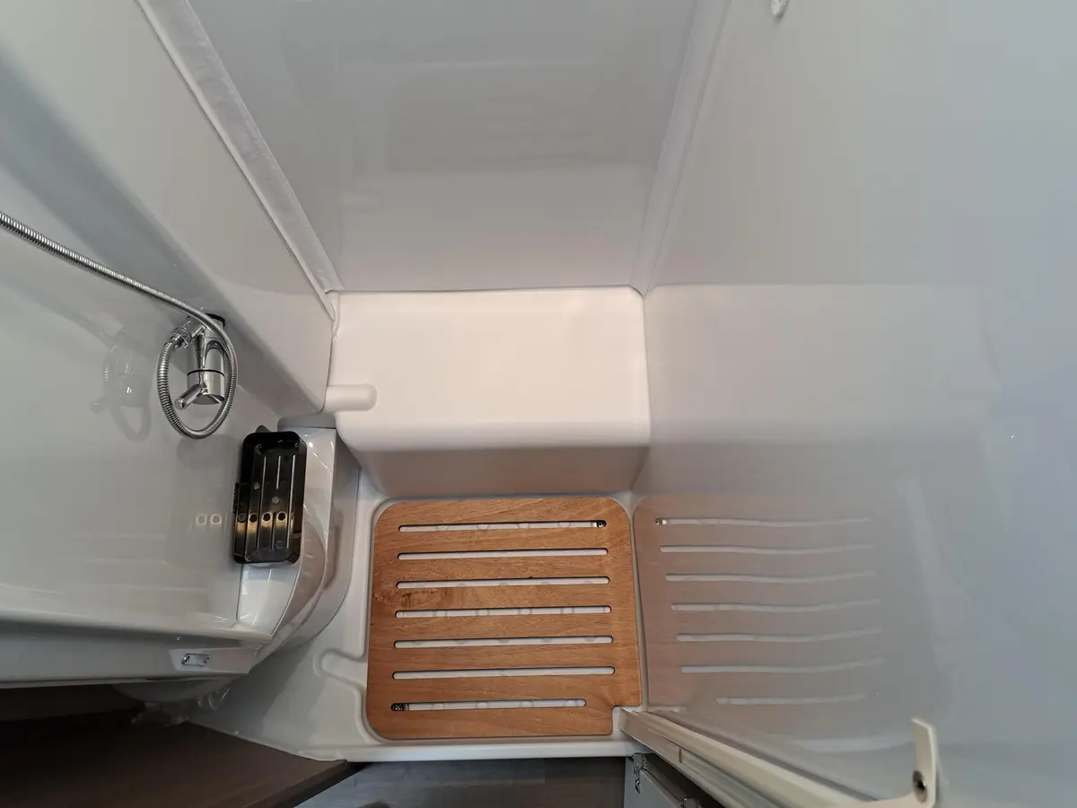 Carado T 328 Pro+ Automatik, Solar, LTE, TV