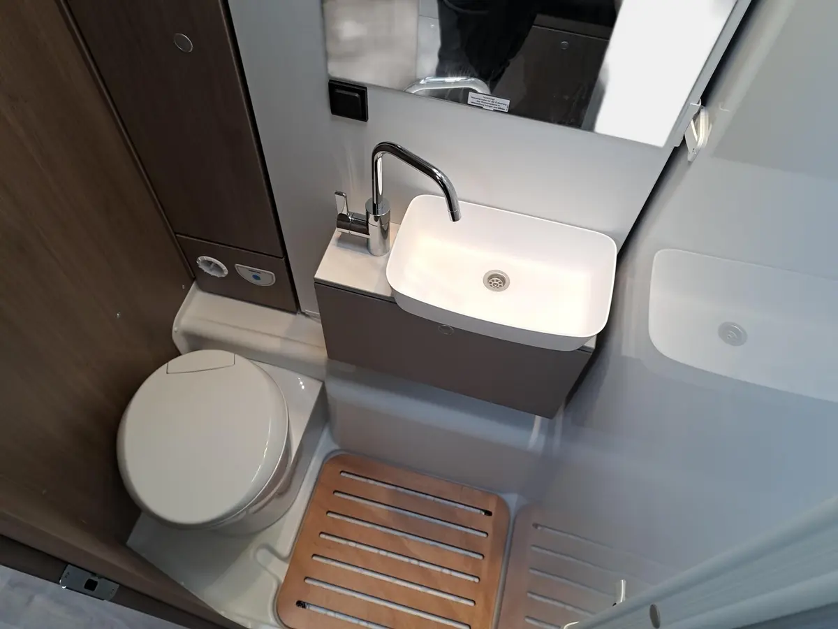 Carado T 448 Pro+ Automatik, Solar, 3. Bett