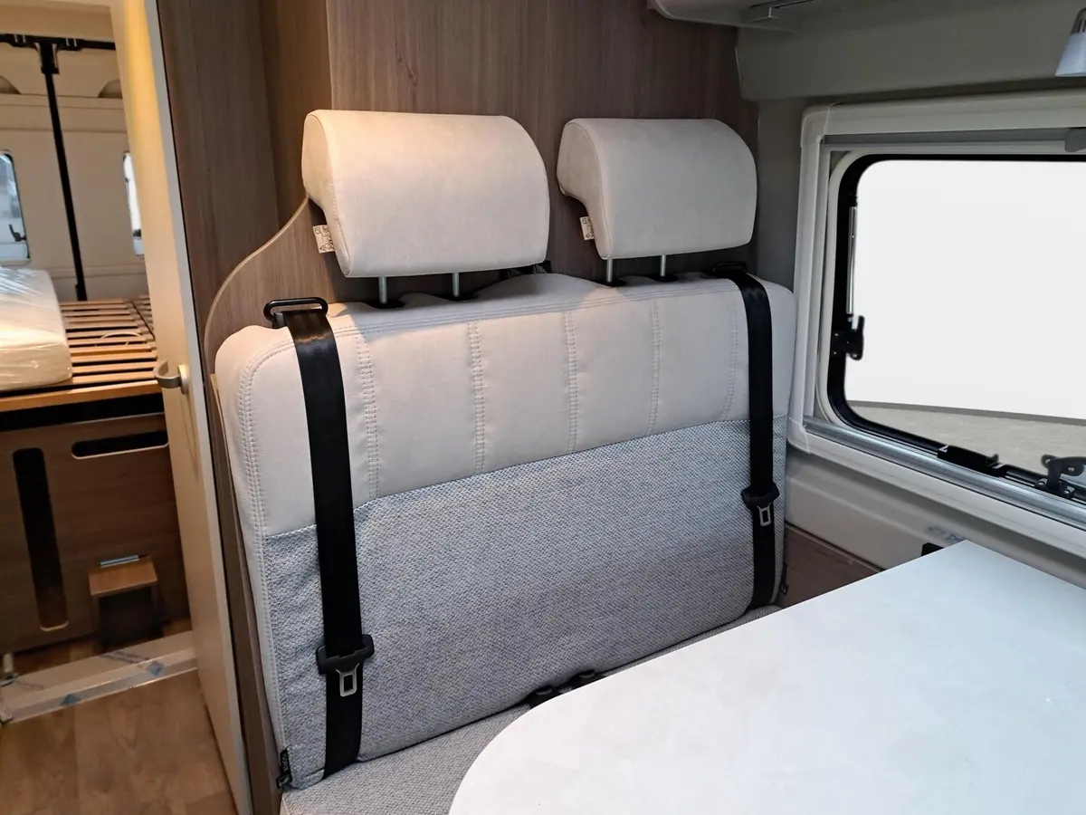 Carado pro CV 640 Automatik, Solar, Rahmenfenster