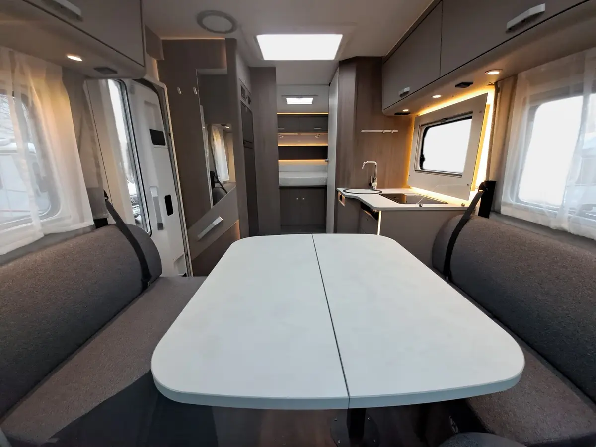 Carado T 459 Pro+ Solar, TV, LTE, 3. Bett