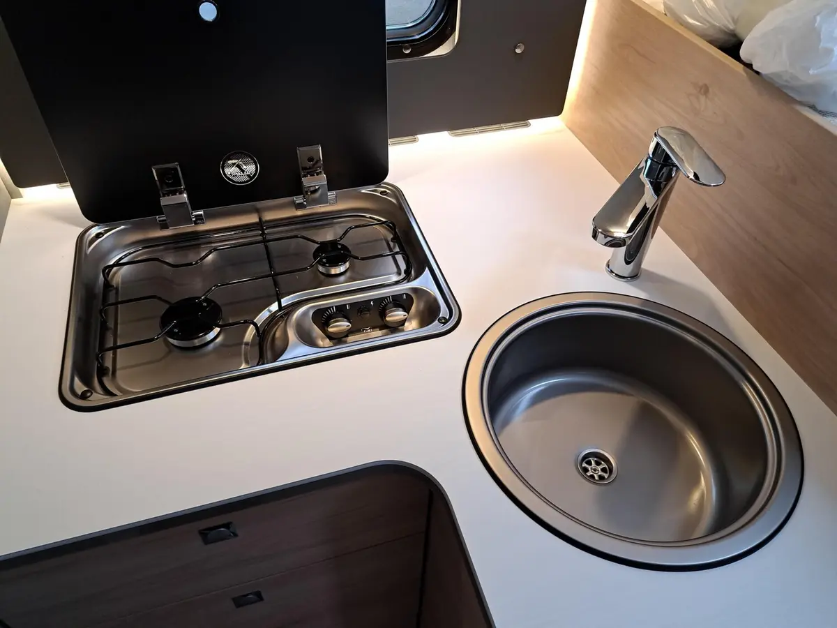 Dethleffs Just Camp Active T 7052 EB Chassis-, Assistenzpaket