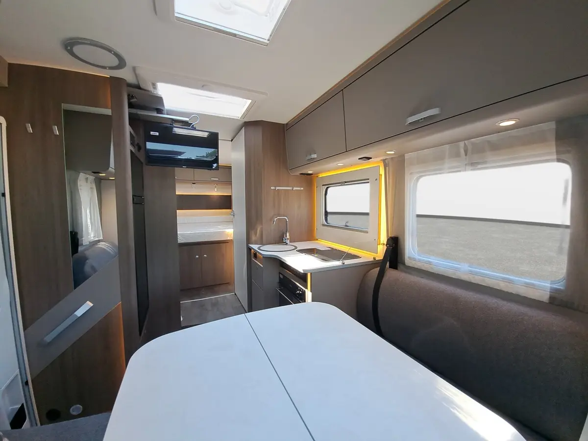 Carado T 459 Pro+, Autom., Solar, TV, LTE, 3. Bett, Ofen