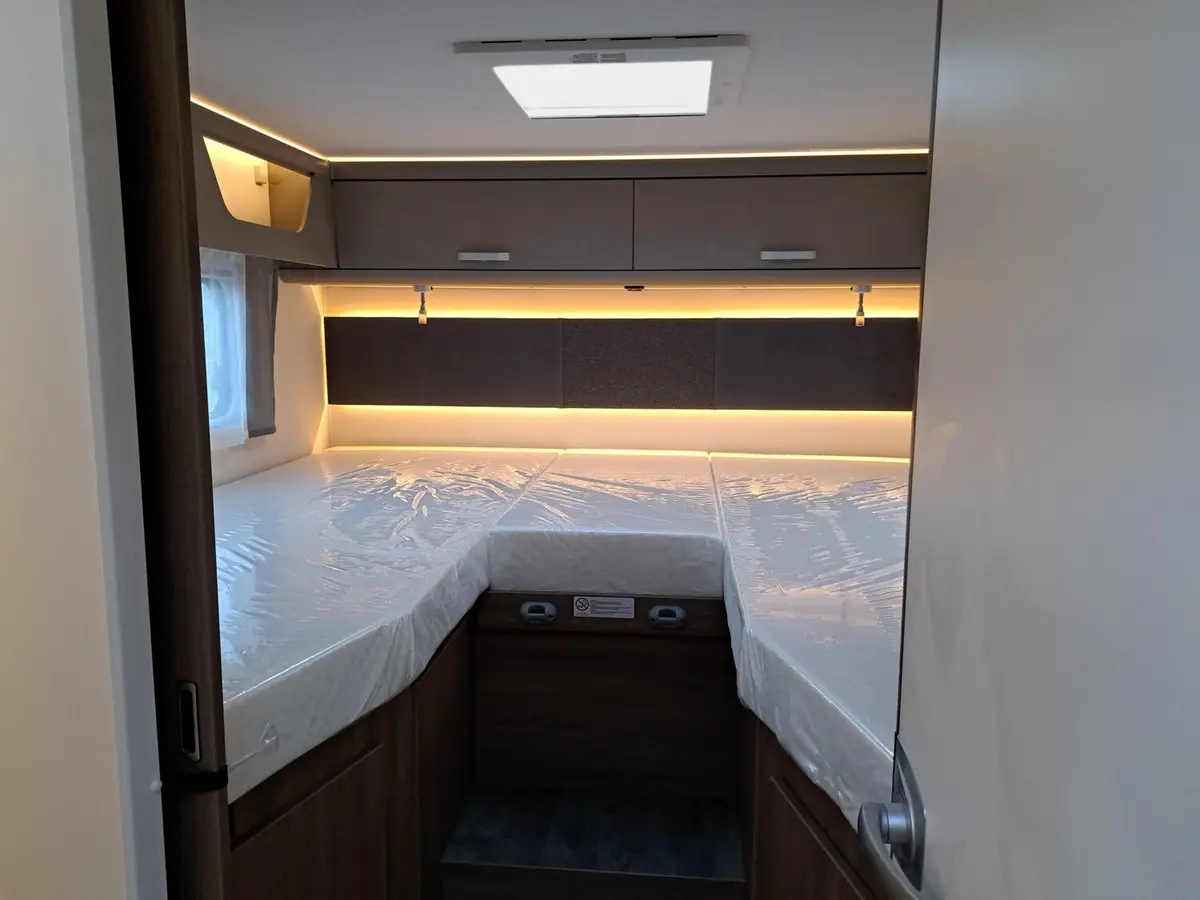 Carado T 457 Pro+ TV-Paket, Solar, LTE, 3. Bett