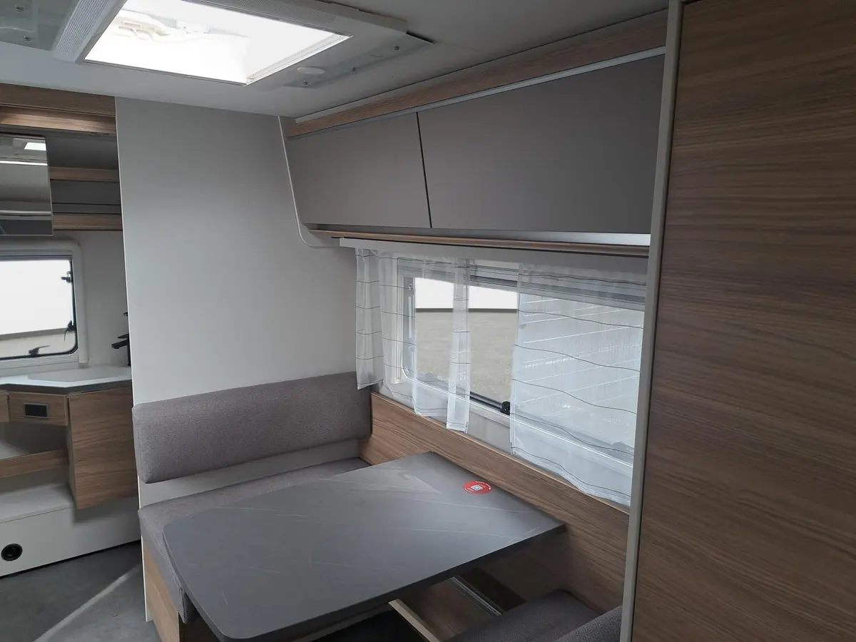 Dethleffs Nomad 490 EST First Edition, Glattblech