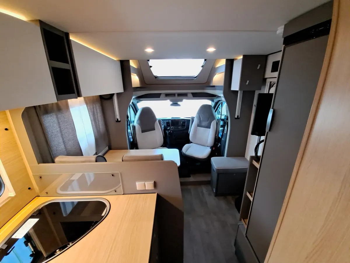 LMC Tourer Lift H 664 G TV, Sat, Solar, Markise