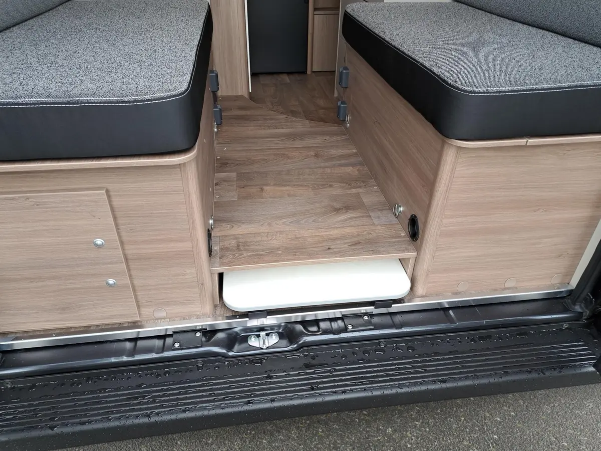 Carado pro CV 541 Automatik, Rahmenfenster