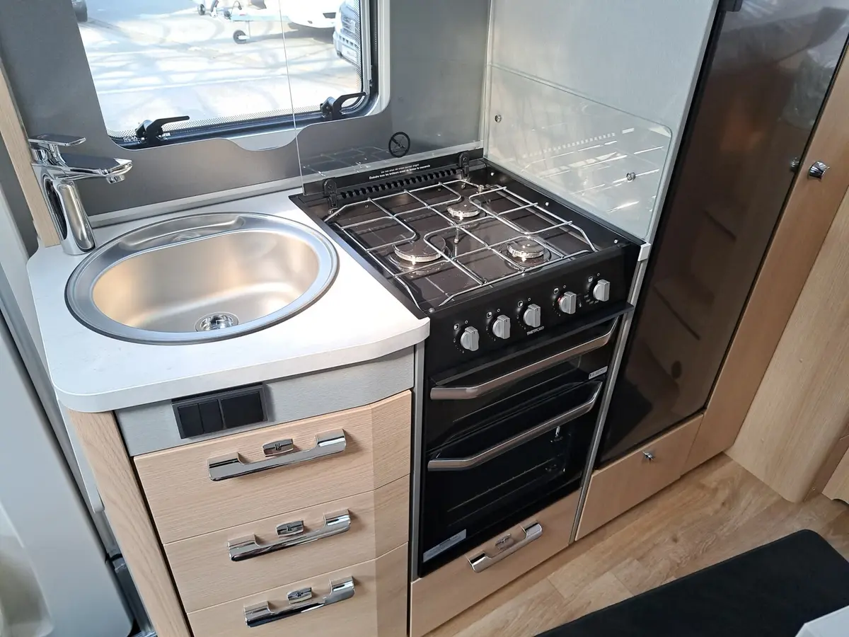 Hymer B-Klasse MC I 580 Bugausbau, Premium, Backofen