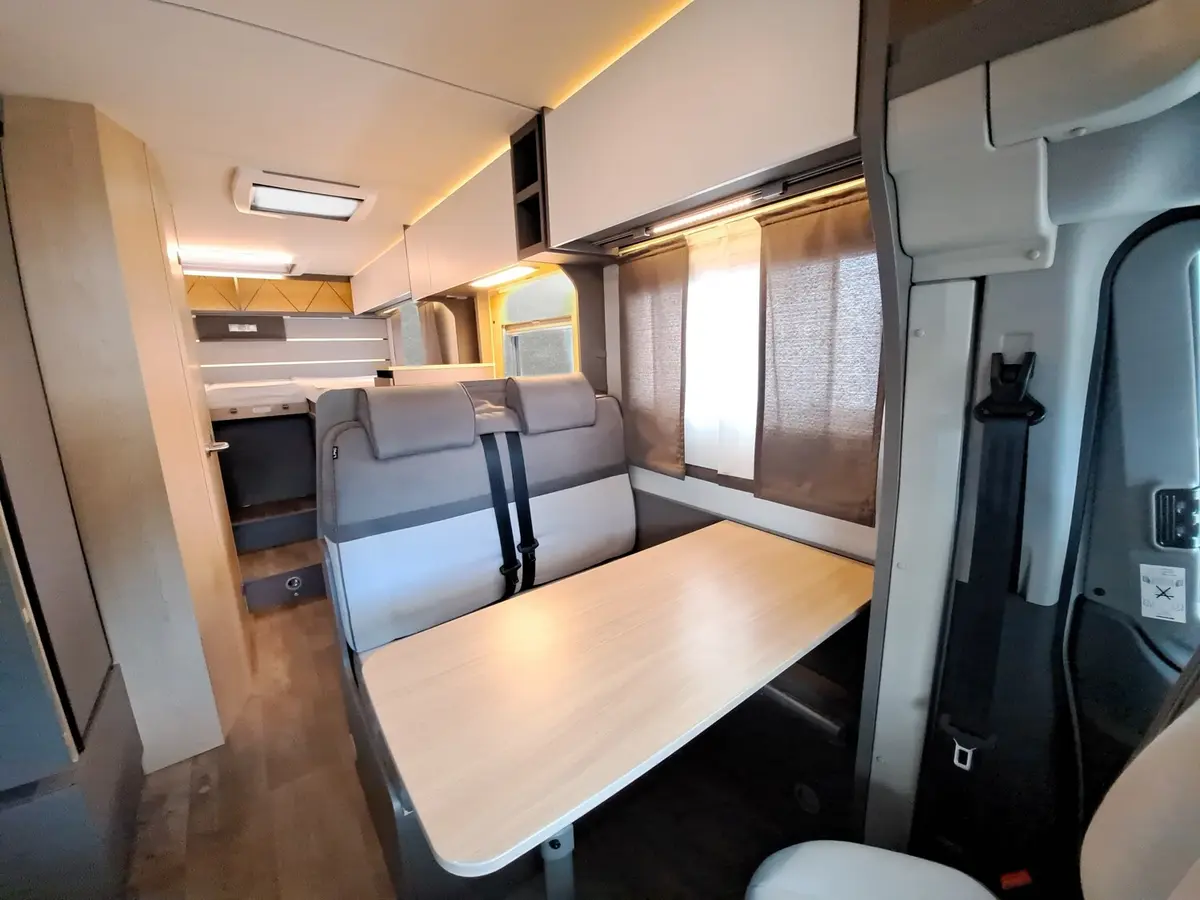 LMC Tourer Lift H 664 G TV, Sat, Solar, Markise