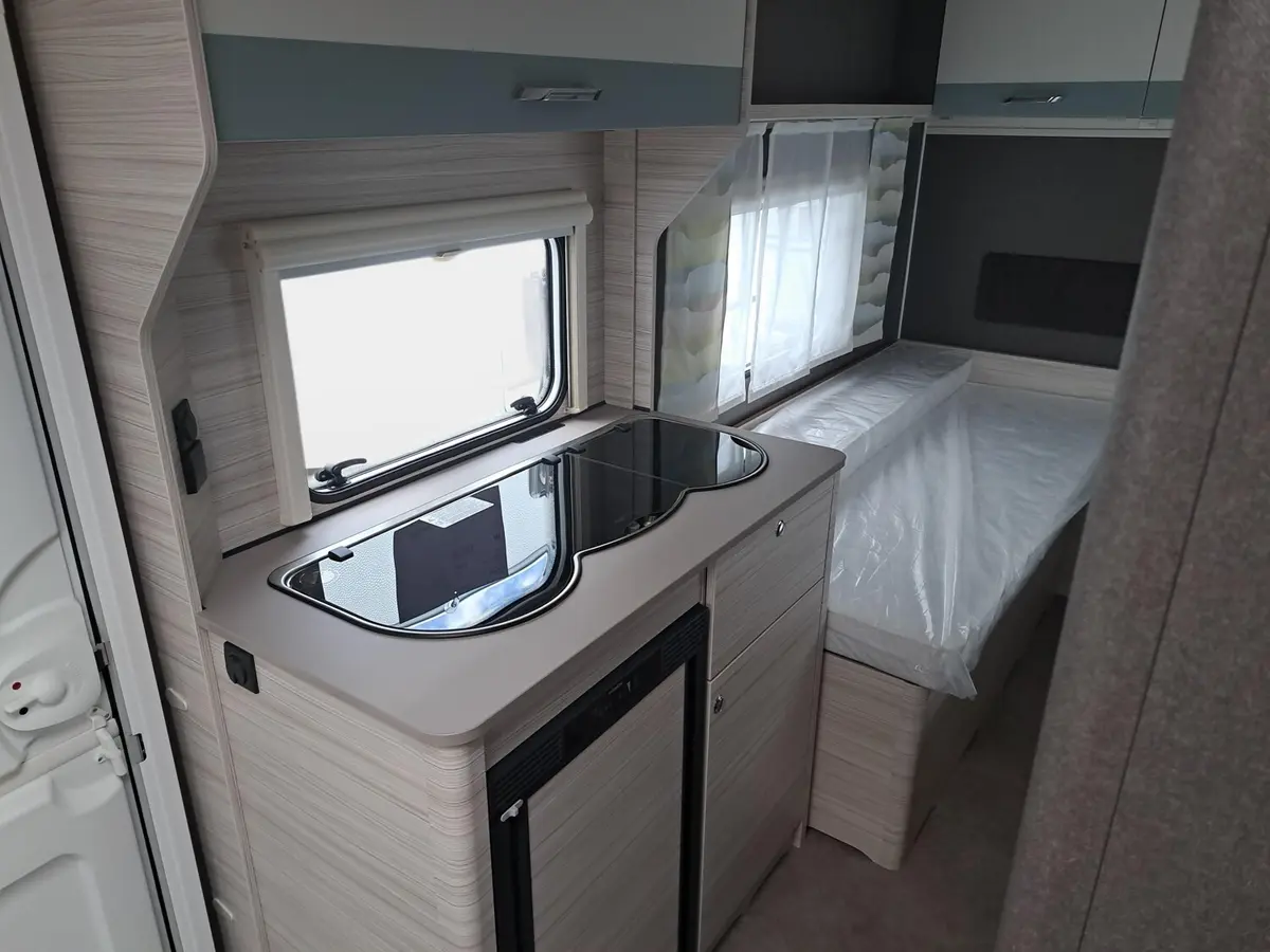 Dethleffs c-joy 460 LE Touring-, Dynamik-, Duschpaket