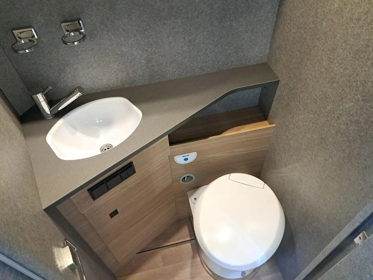 Dethleffs Trend T 7057 DBL Hubbett, div. Pakete