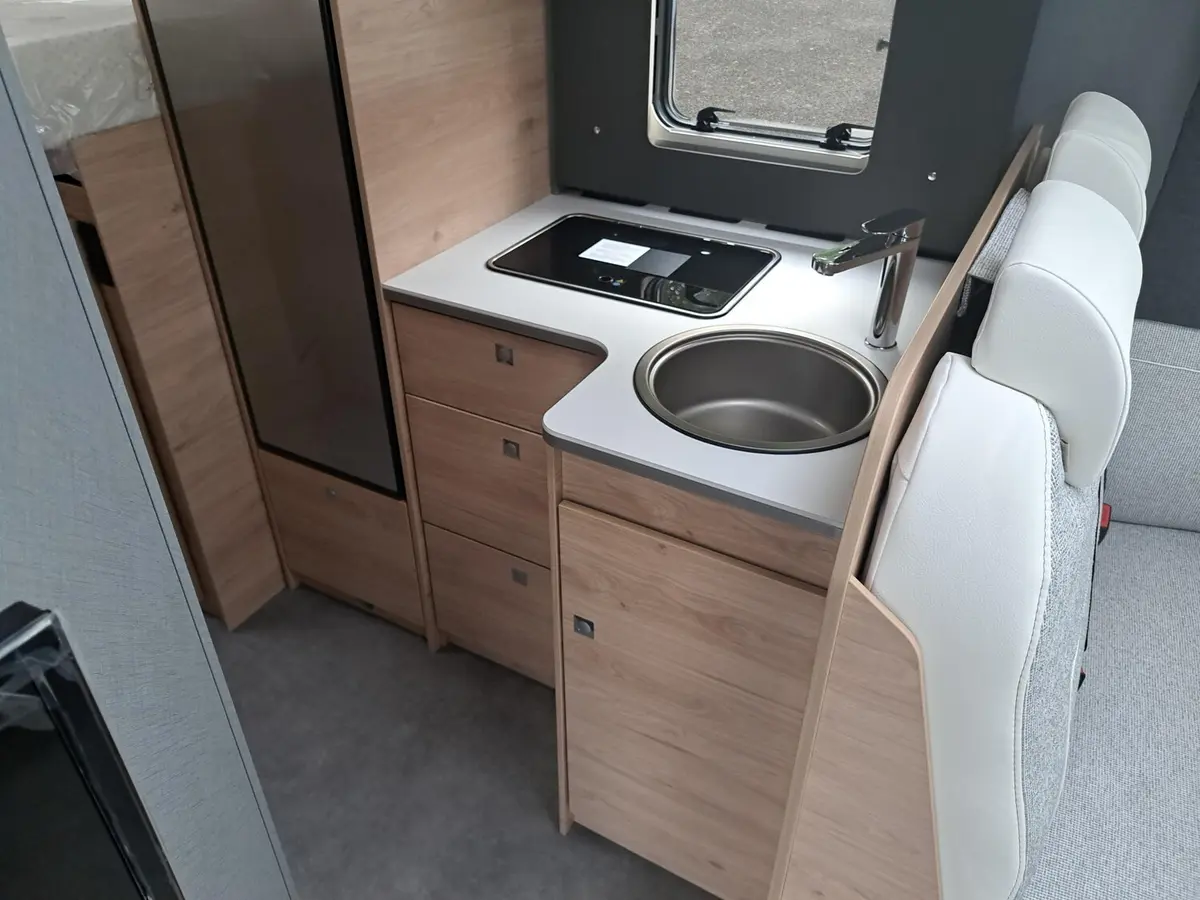 Dethleffs Just Camp Active T 6812 EB Automatik, Chassispaket