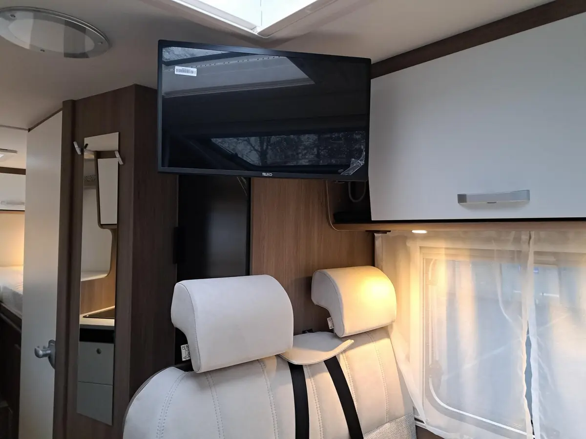 Carado V 347 Pro+ Automatik, Solar, LTE, TV