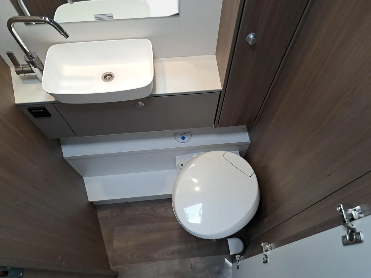 Carado T 459 Pro+ Automatik, Solar, TV, LTE, 3. Bett