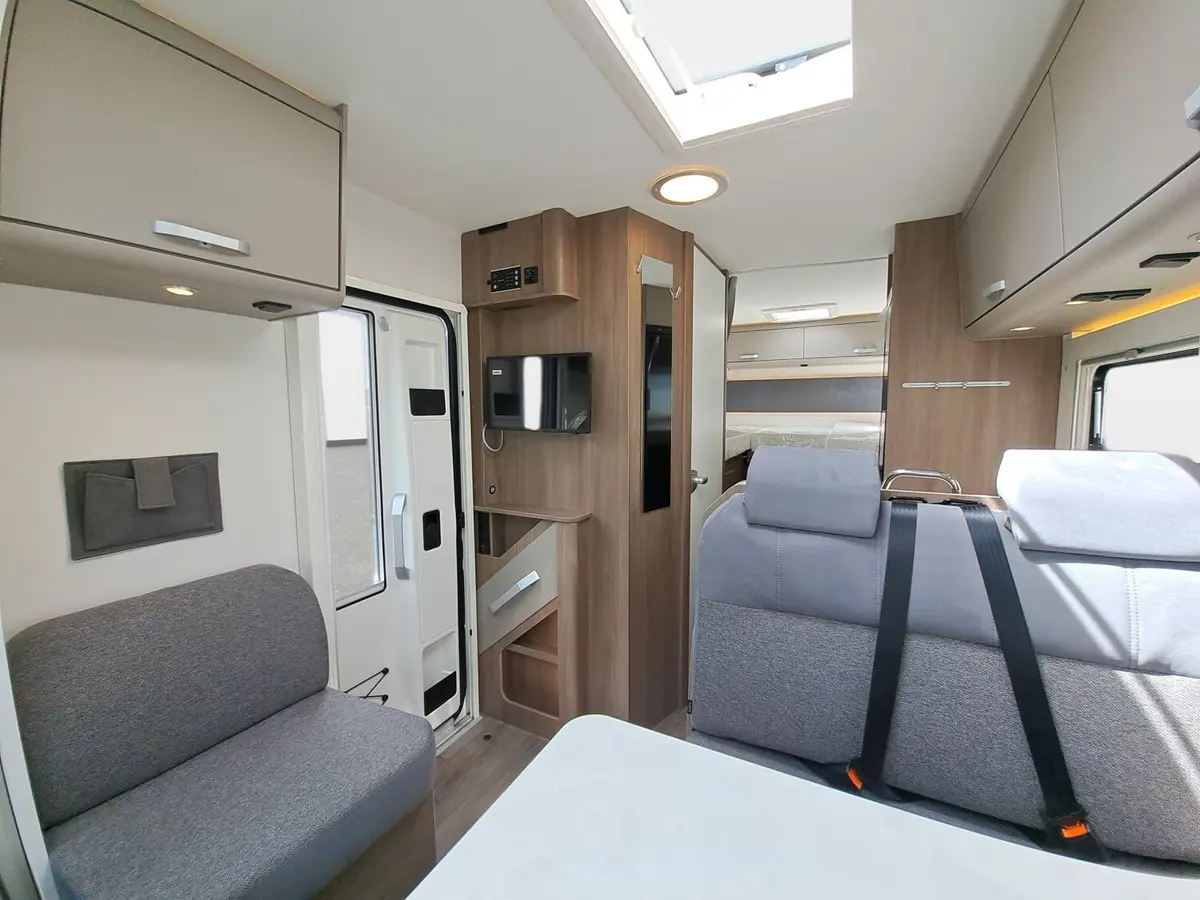 Carado T 328 Pro+, Automatik, LTE, TV, Solar, 3. Bett