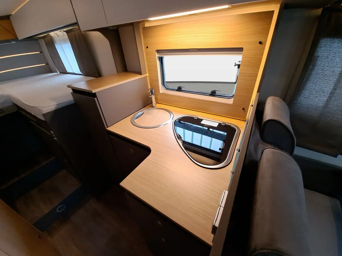 LMC Tourer Lift H 664 G TV, Sat, Solar, Markise